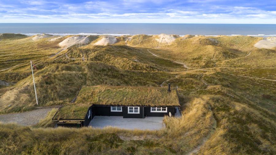 Houvig Northsea - Lovely wellarranged holiday home for 4 people 150 m from the beach