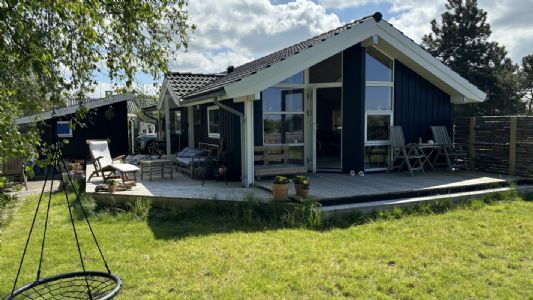 Holiday house in the 2nd row from the beach