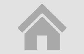 SKAVEN. STRAND           NEWLY RENOVATED, FOR RENT FROM 01.10.26. 
 Lovely family-friendly cottage on large, undisturbed grounds. Plenty of room for 7 people. There is something for both children and adults. On the lovely grounds there is a wild swi